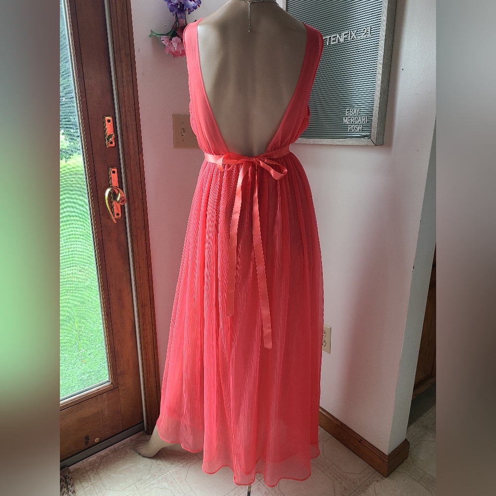 VTG 80's Warners Sheer Nylon Maxi Gown Size 34 - Picture 5 of 8